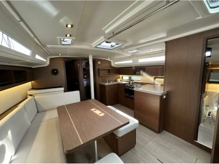 Location bateau Bénéteau Oceanis 40.1 à Álimos sur Samboat