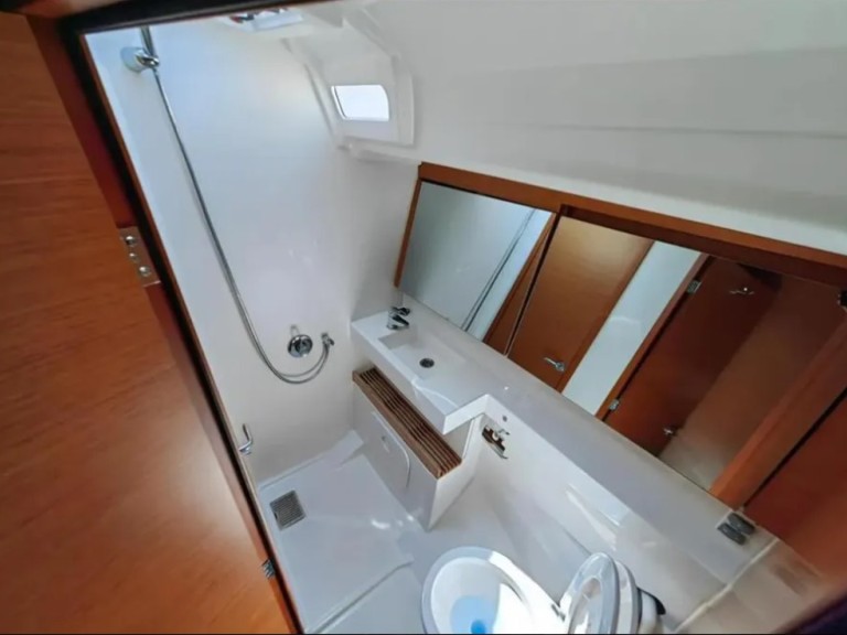 Jeanneau Sun Odyssey 440[G] a louer à Álimos