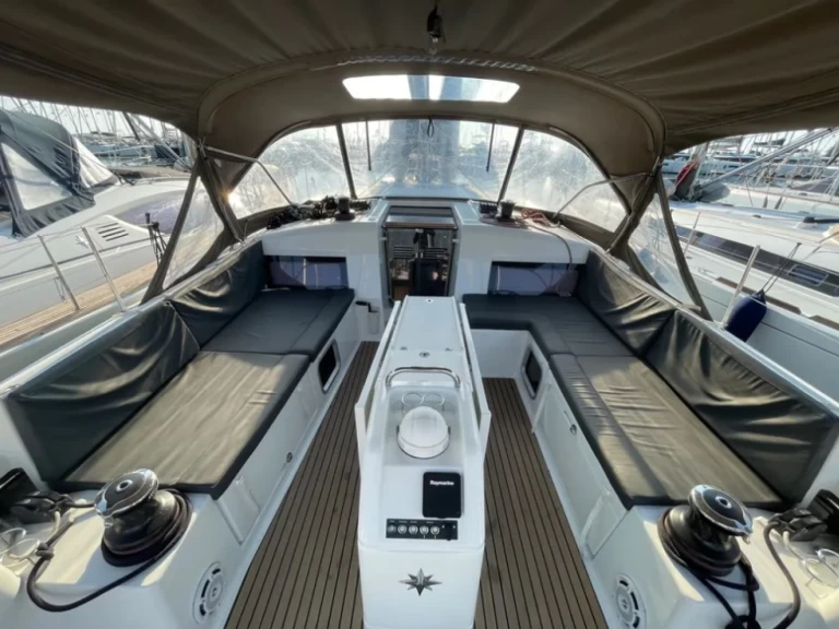 Jeanneau Sun Odyssey 490 a louer à Álimos