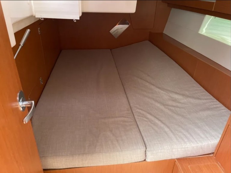 Louez un Bavaria Bavaria C45 à Álimos