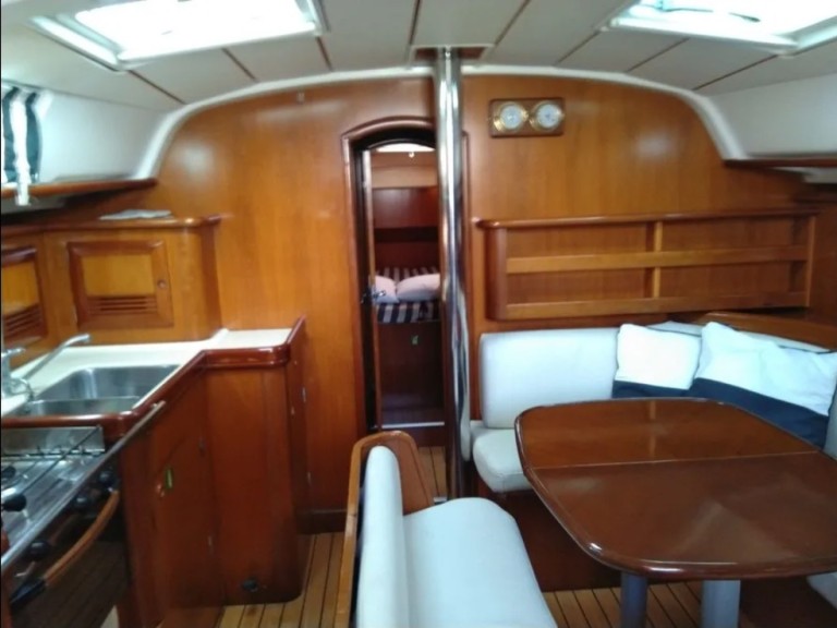 Location à Álimos - Bénéteau Oceanis 411 sur SamBoat