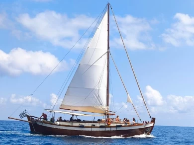 Noleggiare una  Trehantiri a Skópelos