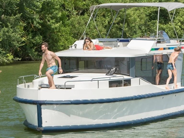 Louer Péniche avec ou sans skipper Premier à Portiragnes