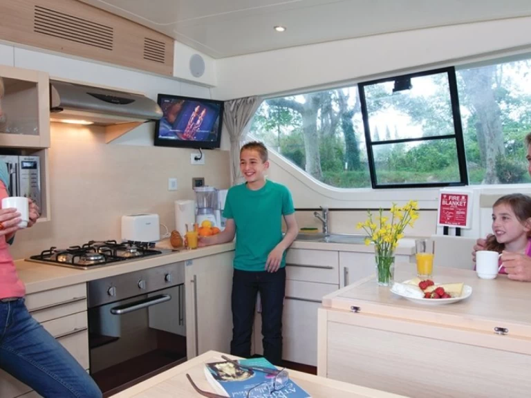 Location bateau Comfort Plus Vision 3 à Portiragnes sur Samboat