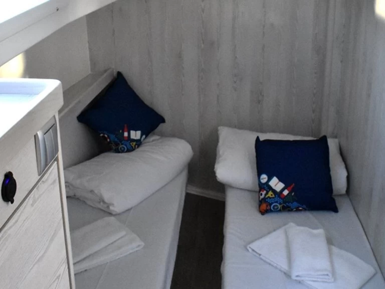 Location bateau Premier Horizon 5 à Fontenoy-le-Château sur Samboat