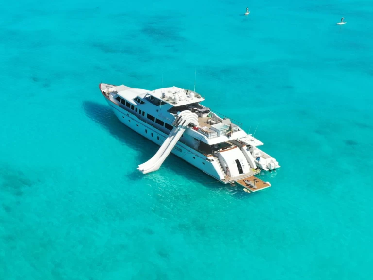 Location Yacht à Saint Martin - Hargrave BEACHFRONT