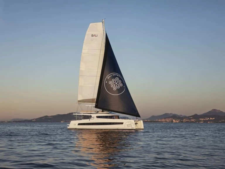 Catamaran à louer à Le Marin au meilleur prix