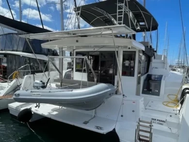 Bali Bali 4.8 charter bareboat or captained in  Álimos