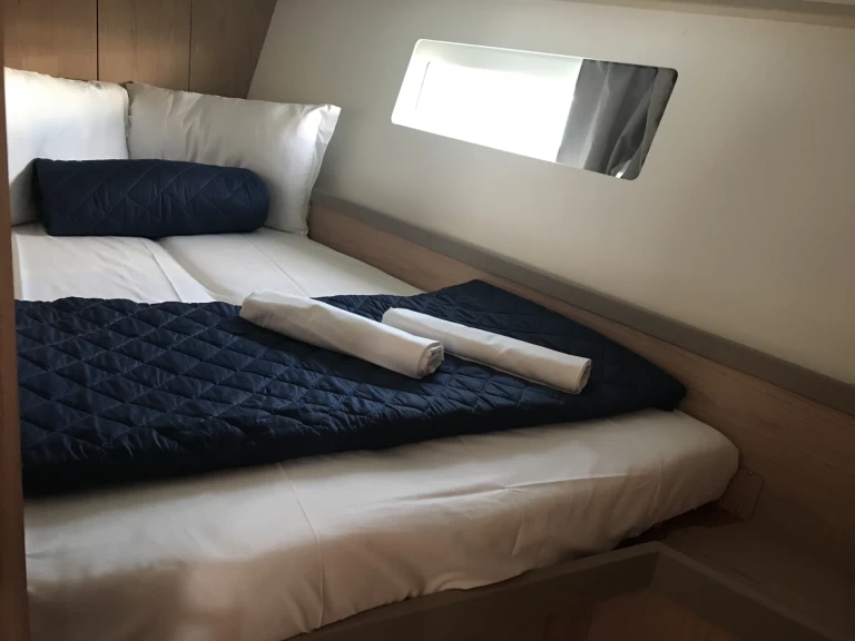 Bénéteau Oceanis 45 a louer à Salerne