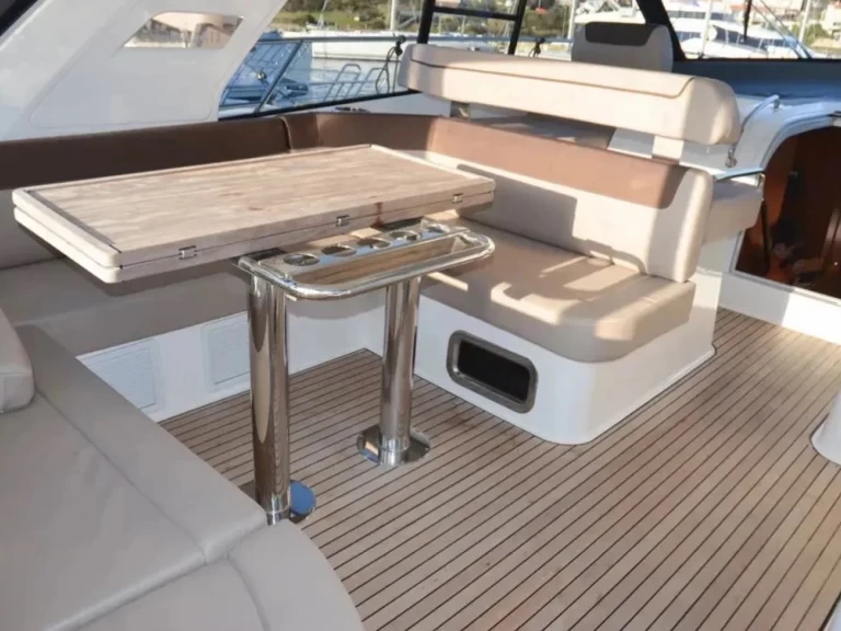 Location Bateau à moteur Bavaria avec permis