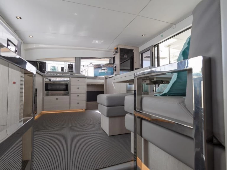 Louez un Leopard Leopard 43 Power Cat Full Equipe à Aalsmeer