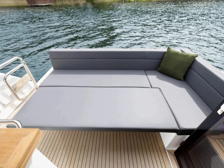 Location à Biograd na Moru - Sealine Sealine C335 sur SamBoat