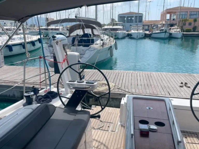 Louez un Dufour Dufour 390 à Lefkáda