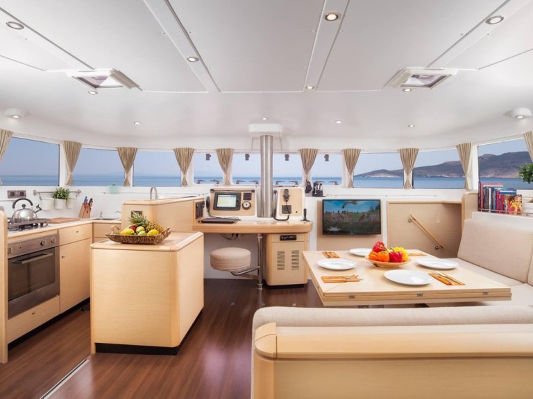 Location bateau Lávrio pas cher Lagoon 500