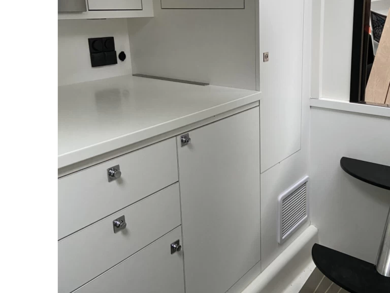 Location bateau Port de Saint Tropez pas cher VanDutch 40