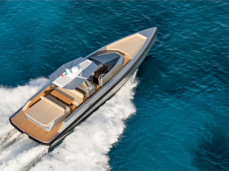 Location Bateau à moteur à Port de Saint Tropez - WALLY YACHTS 48