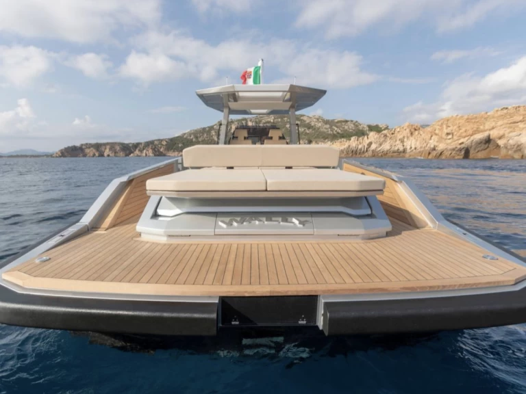 Location Bateau à moteur WALLY YACHTS avec permis