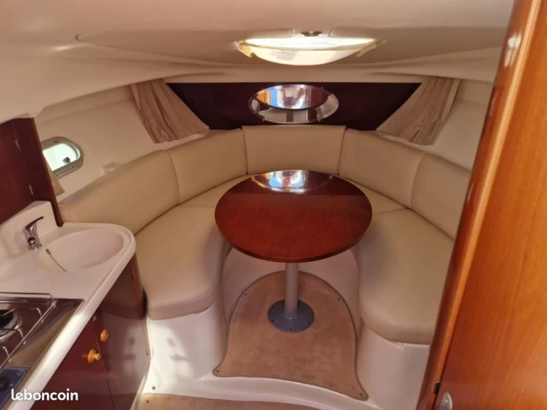 Louez un Jeanneau Leader 805 à France