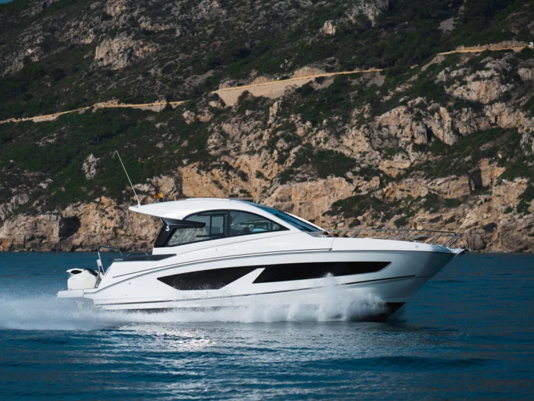 Bateau à moteur à louer à Barcelone au meilleur prix