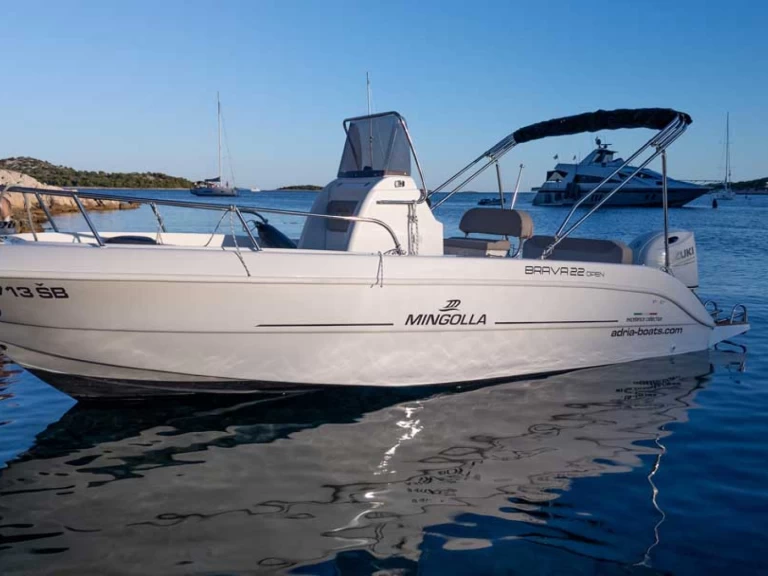 Location bateau Mingolla Brava 22 Open à Sibenik sur Samboat