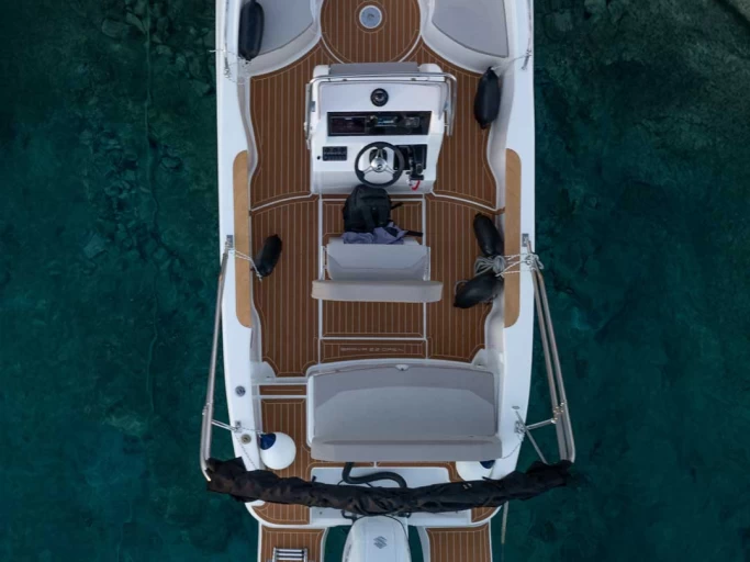 Bateau à moteur à louer à Sibenik au meilleur prix