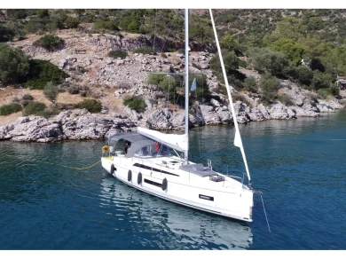 Sailboat rental with or without captain Bénéteau Álimos