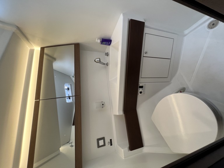 Louez un Bénéteau Oceanis 46.1 - 11 berths à Álimos