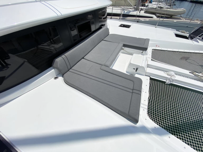 Catamaran à louer à Álimos au meilleur prix