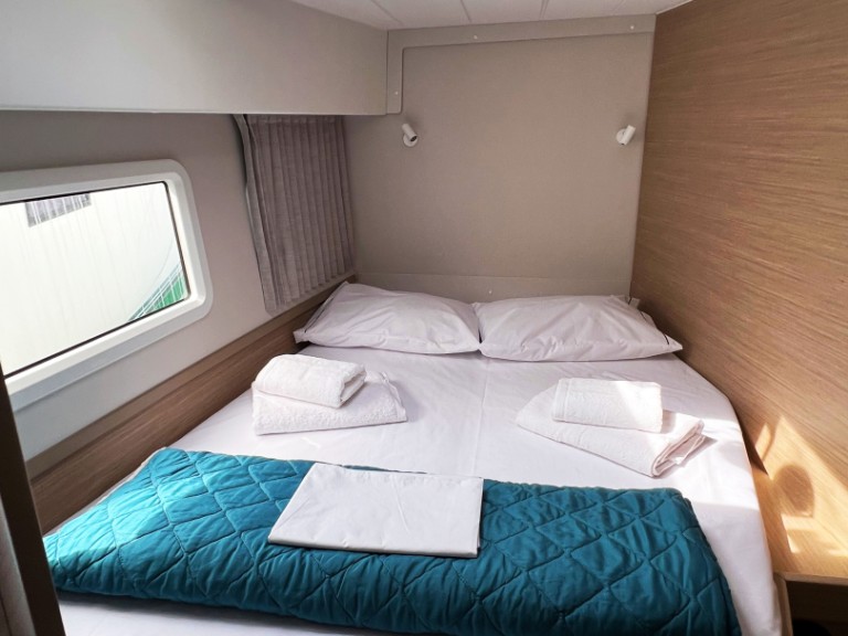 Location bateau Álimos pas cher Lagoon 42