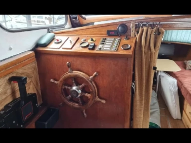 Louer Bateau à moteur avec ou sans skipper peereboom kruiser à Monde