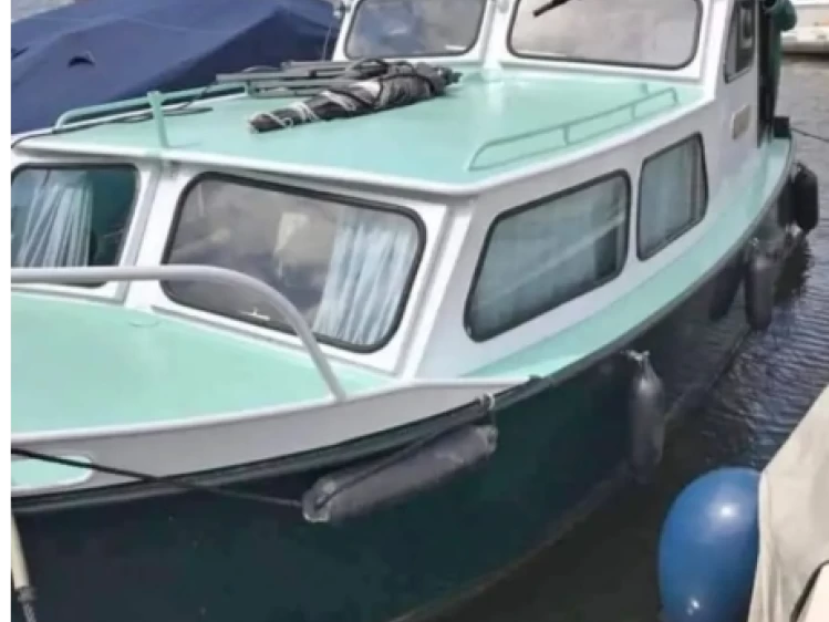 Bateau à moteur à louer à Monde au meilleur prix