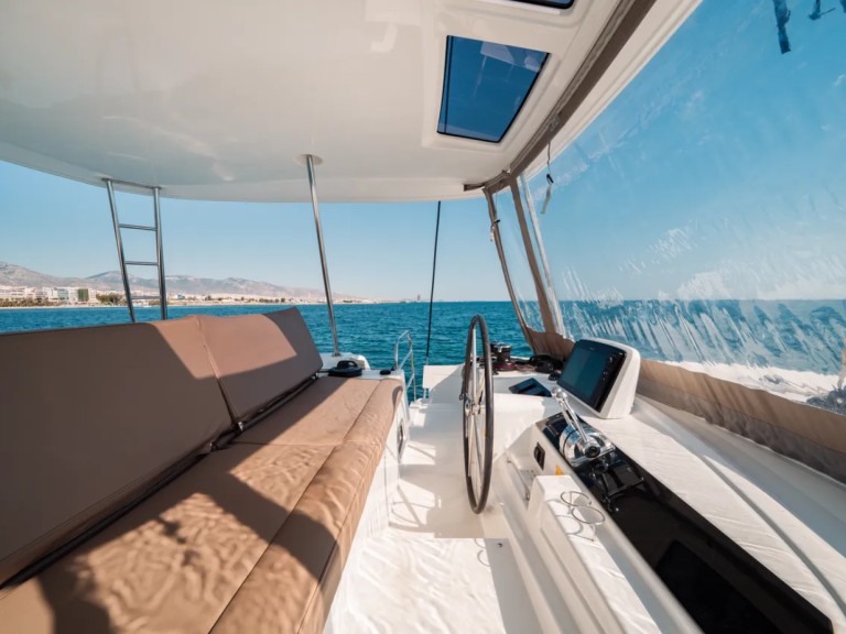 Location bateau Álimos pas cher Lagoon 46