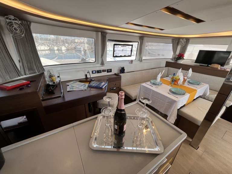 Location à Paros (Ile) - Lagoon Lagoon 46 sur SamBoat