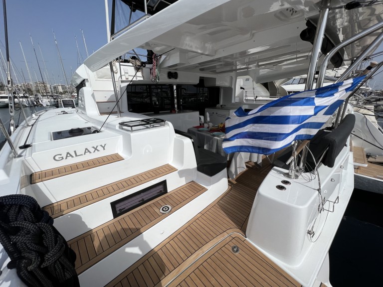 Louer Catamaran avec ou sans skipper Lagoon à Álimos