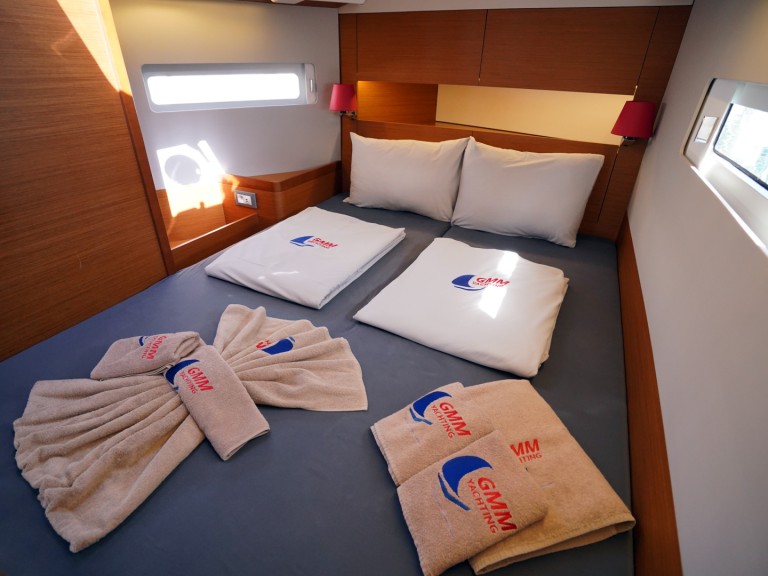 Louez un Jeanneau Sun Odyssey 410 à Rhodes (Ville)