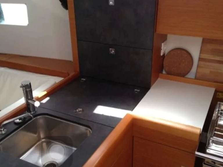 Location bateau Jeanneau Sun Odyssey 349 à Lefkáda sur Samboat