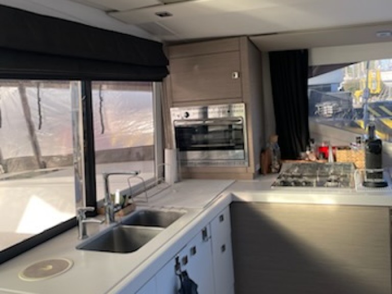 Location Catamaran Fountaine Pajot avec permis