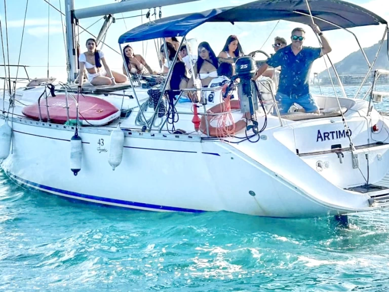 Location à Port Olympique de Barcelone - Dufour Dufour 43 Classic sur SamBoat