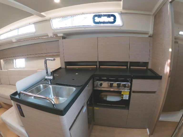 Louez un 69 HANSE 418 à Hyères