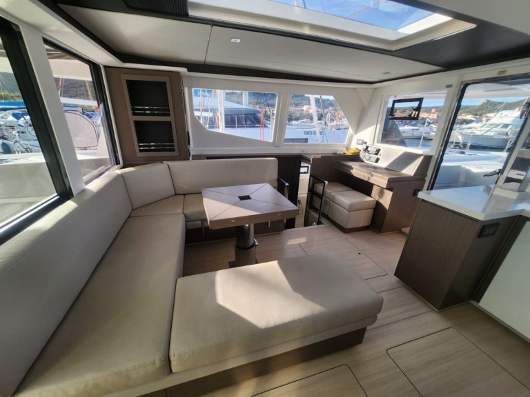 Location Catamaran à Cannigione - Leopard Catamarans / Robertson & Caine Leopard 45