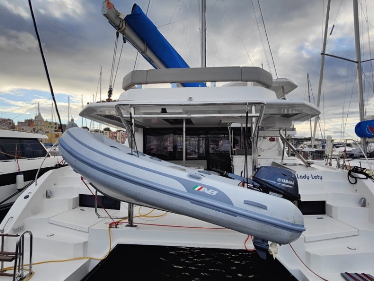 Location Catamaran Leopard Catamarans / Robertson & Caine avec permis