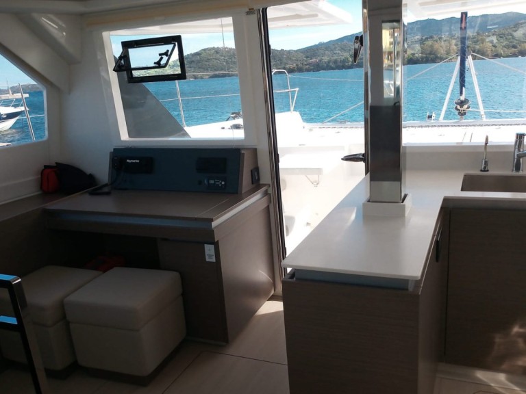 Location à Cannigione - Leopard Catamarans / Robertson & Caine Leopard 50 - 5 + 1 cab sur SamBoat