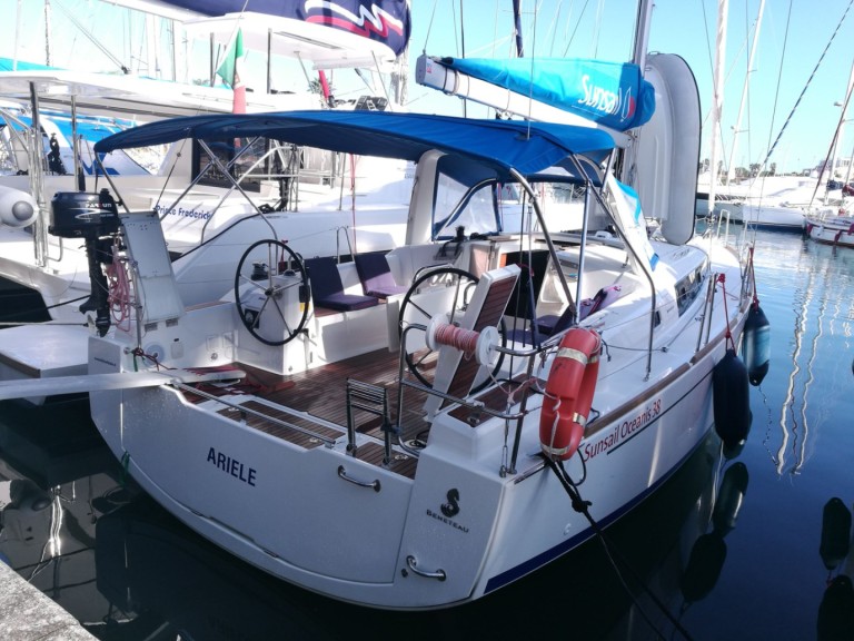 Location bateau Bénéteau Oceanis 38.1 à Furnari sur Samboat