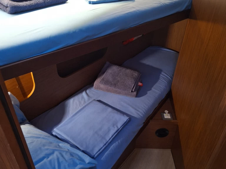 Location bateau Procida pas cher Oceanis 40.1