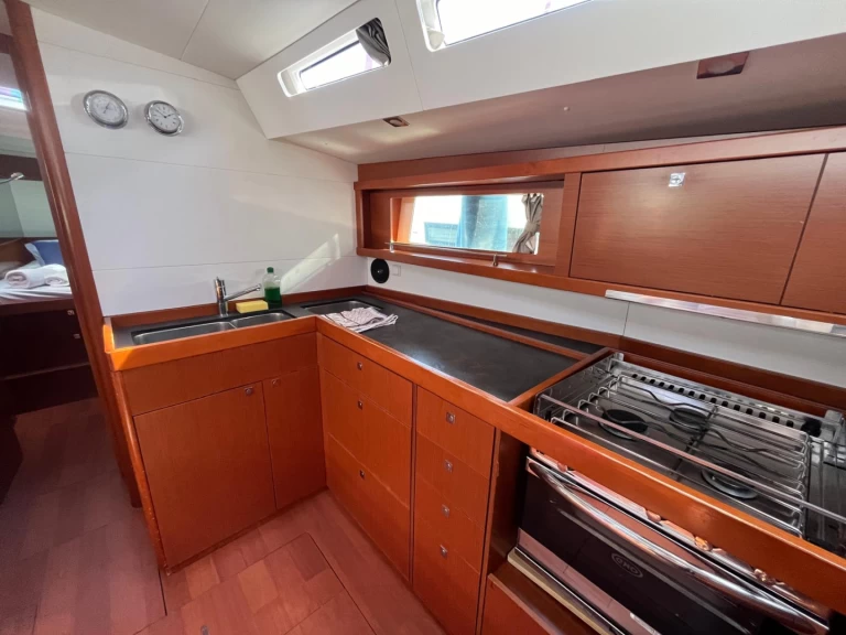 Location bateau Procida pas cher Oceanis 48