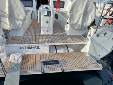 Hire a Jeanneau Sun Odyssey 410 Procida
