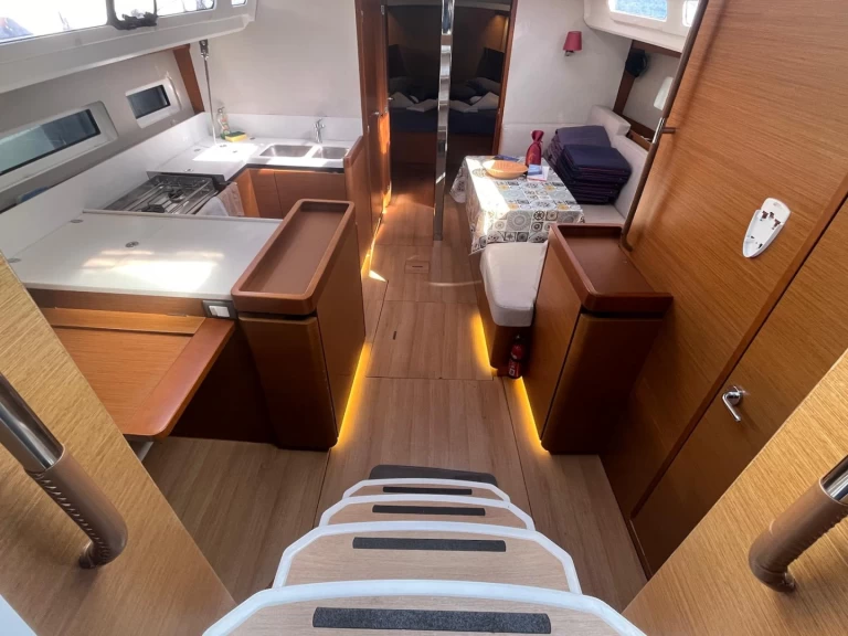 Jeanneau Sun Odyssey 440 a louer à Cannigione