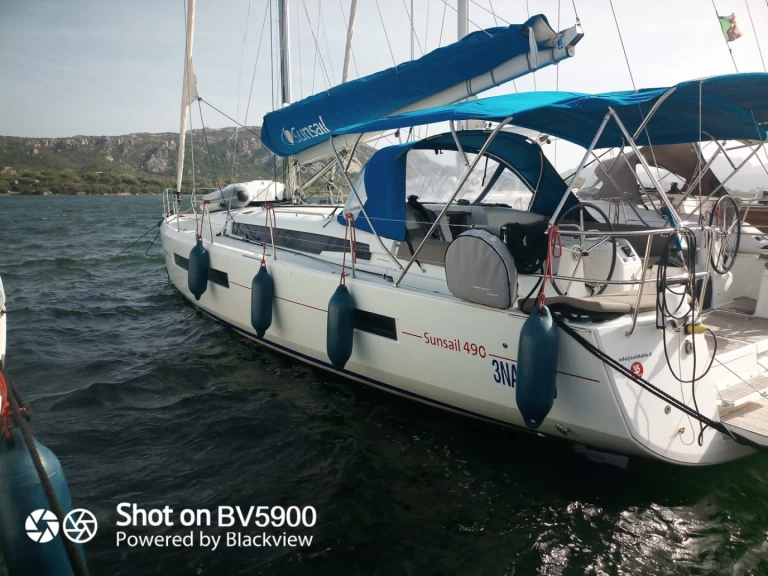 Location bateau Cannigione pas cher Sun Odyssey 490