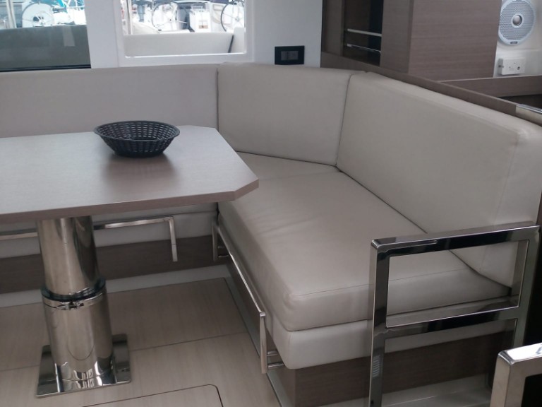 Catamaran à louer à Cannigione au meilleur prix