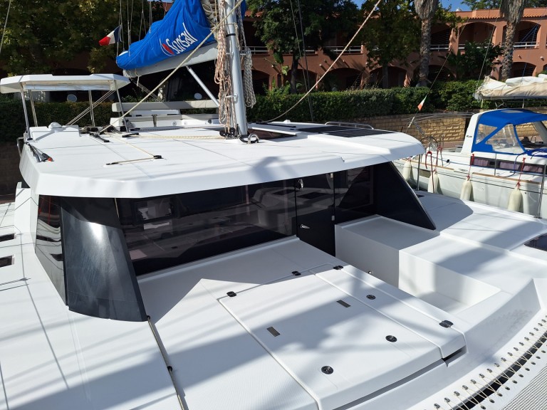 Location Catamaran Leopard Catamarans / Robertson & Caine avec permis
